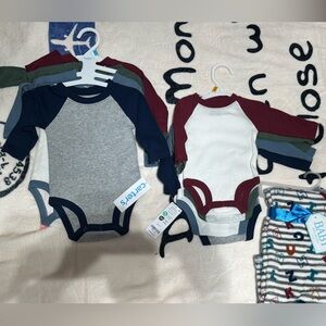 Carter's Blue and White Baby 2 set , Size 6 and size Newborn 
Also baby blanket